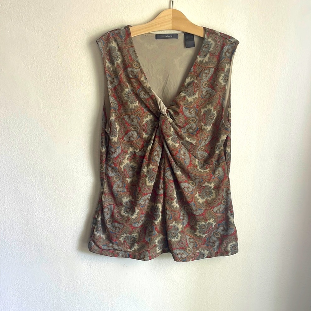 Vintage 90s top!! Liz Claiborne, cute pattern, knot detail in front!